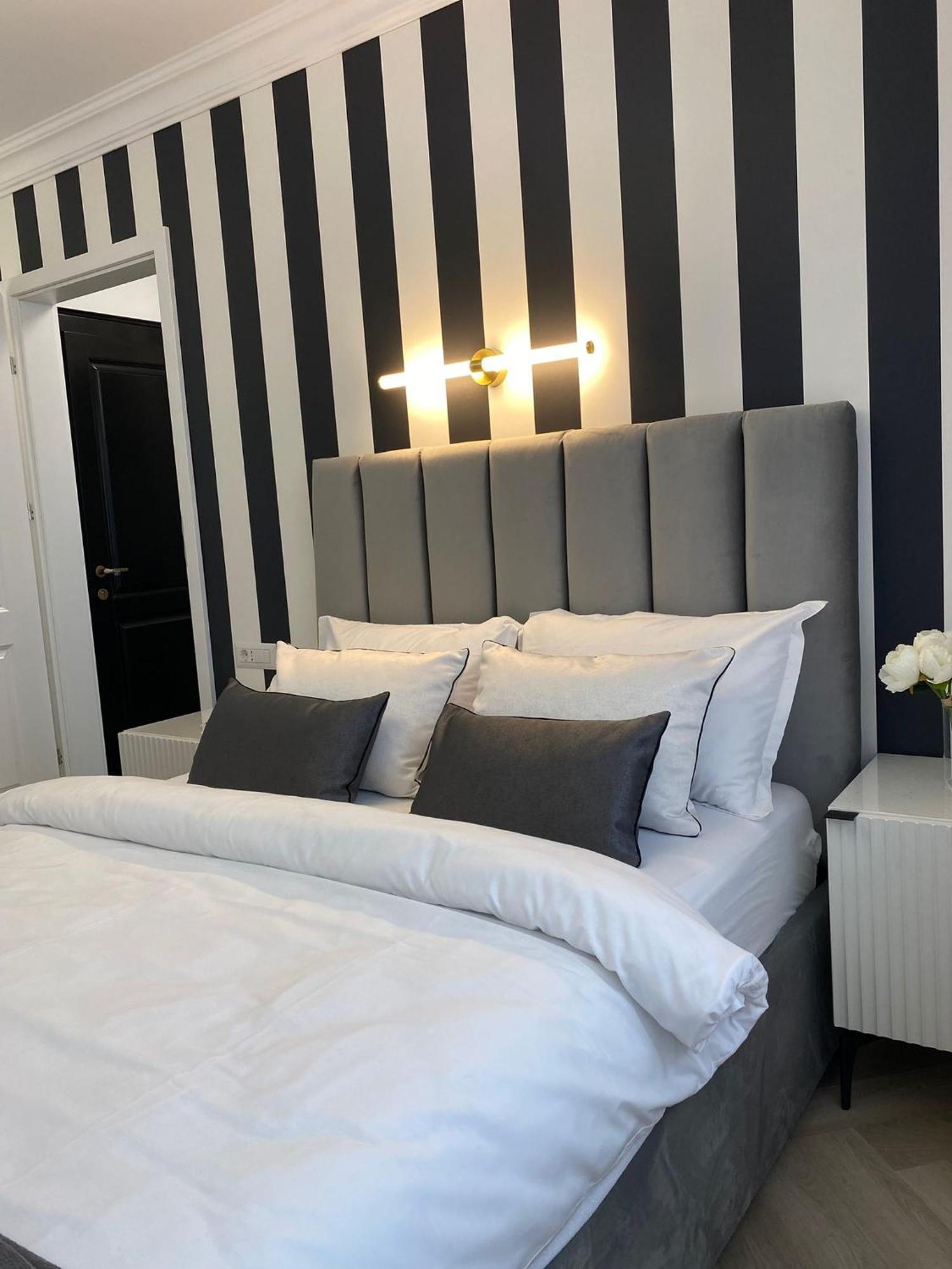 Studio Luxury Black & White Alba Iulia Exterior photo