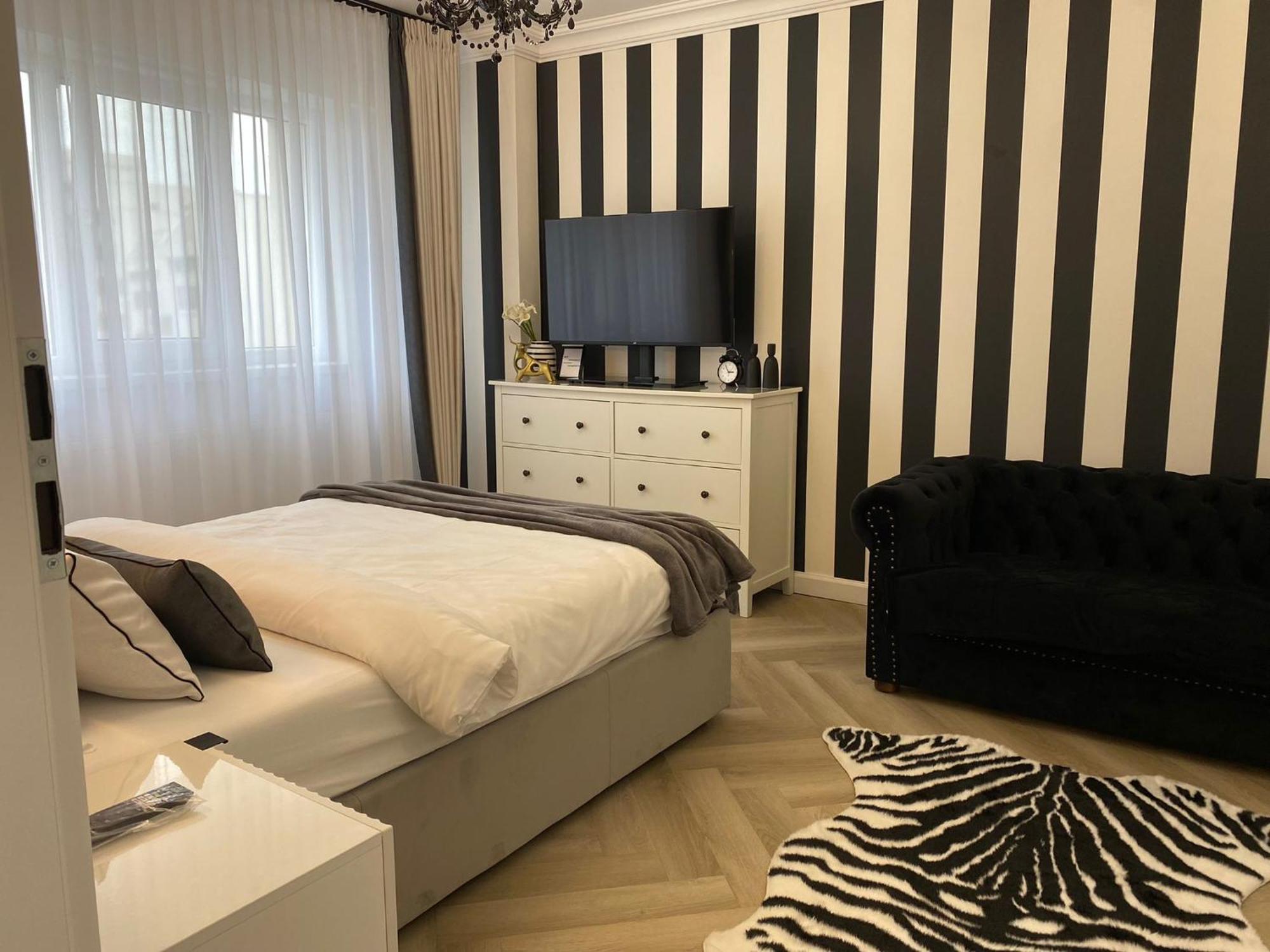 Studio Luxury Black & White Alba Iulia Exterior photo