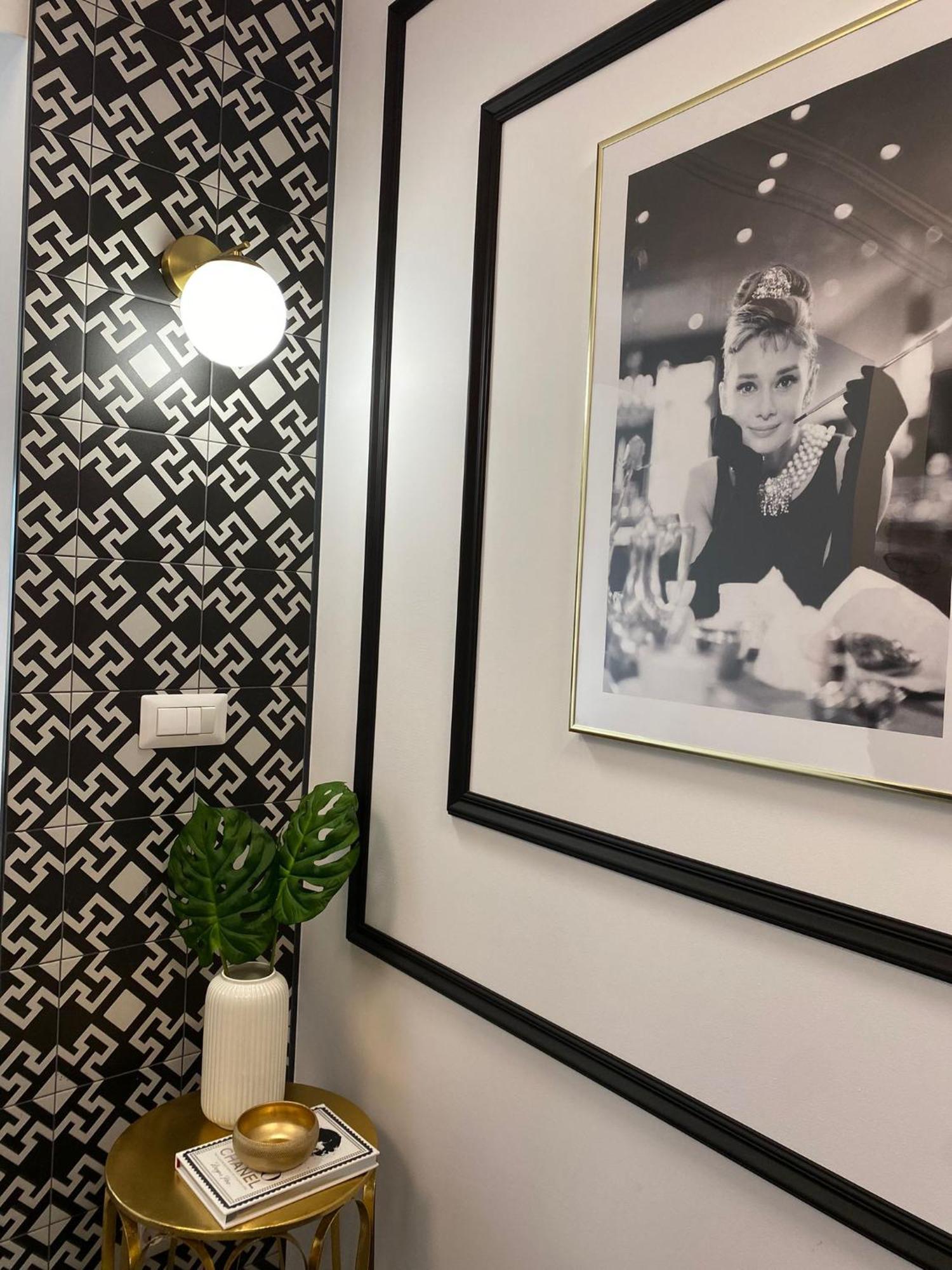 Studio Luxury Black & White Alba Iulia Exterior photo